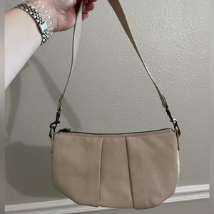 Universal Thread (Target) dumpling shoulder bag